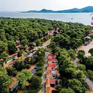 **** Kamp Estrada Mobile Croatia